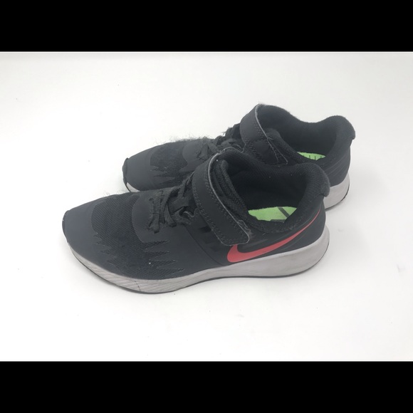 Nike - Picture 2 of 7